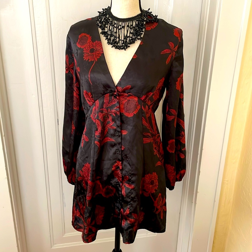 Zara Satin Burgundy/Black Shirtdress Buttondown VNeck Size Medium